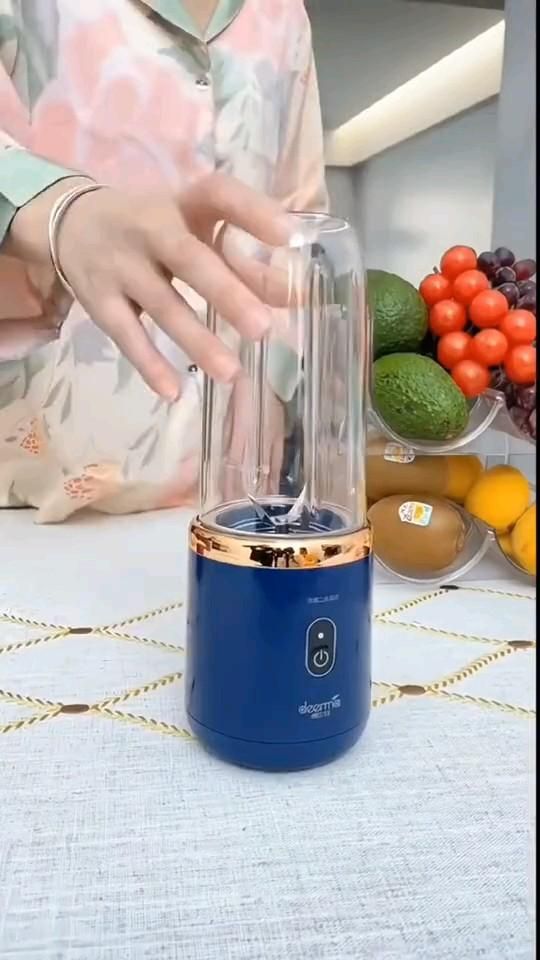 Portable Blender Juicer & Smoothie Maker – USB Rechargeable Mini Mixer with 6 Stainless Steel Blades, 3-Speed Control & 1500mAh Battery for Travel, Gym & Home